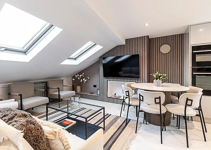 Serenity - Fulham Eve, Sleeps 14