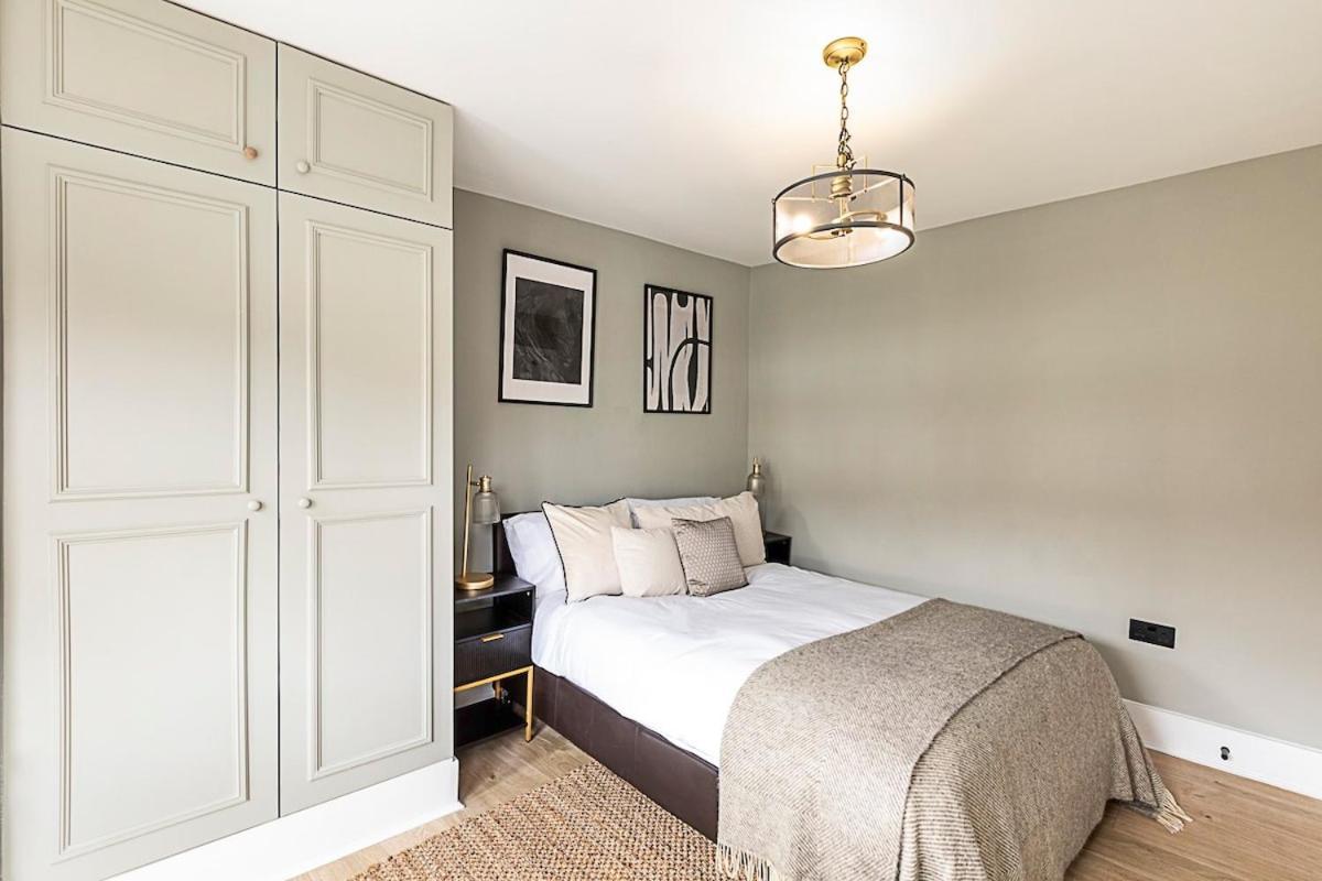 Serenity - Fulham Eve, Sleeps 14 Londra
