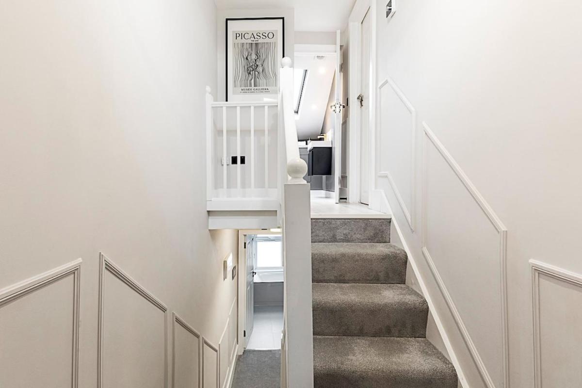 Serenity - Fulham Eve, Sleeps 14