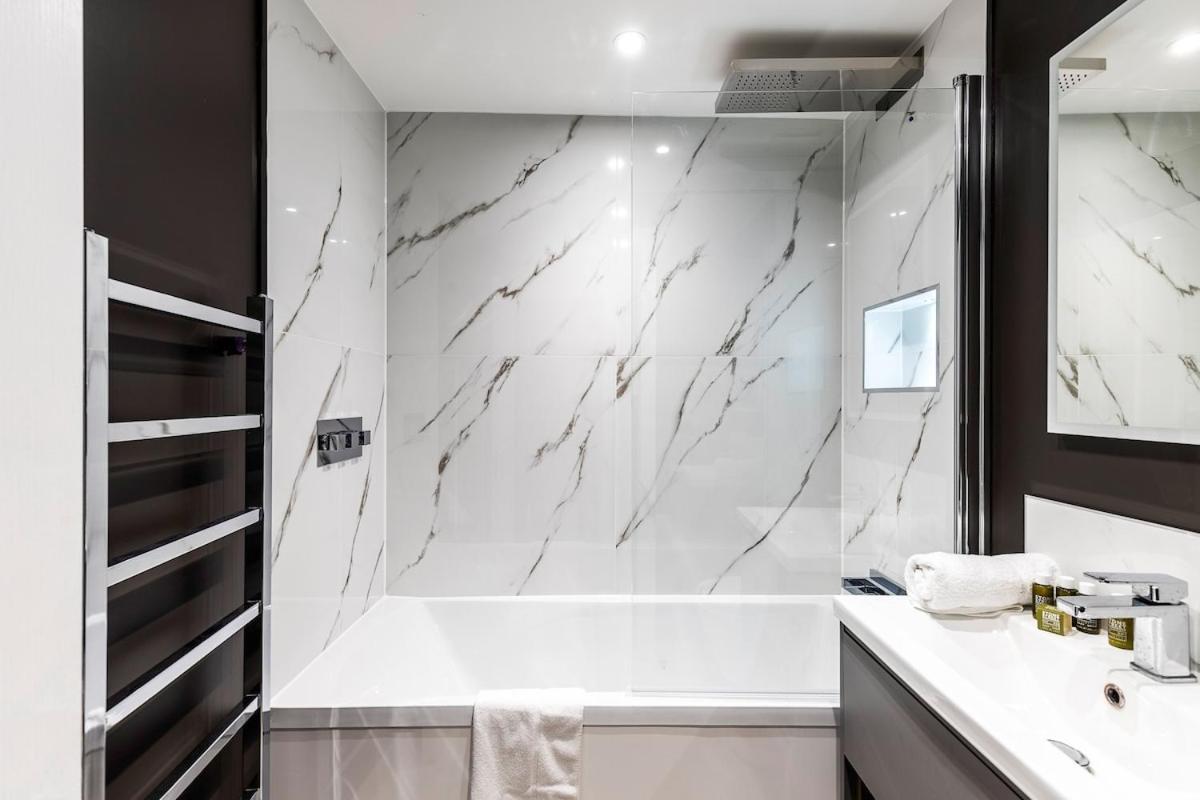 Serenity - Fulham Eve, Sleeps 14 Londra