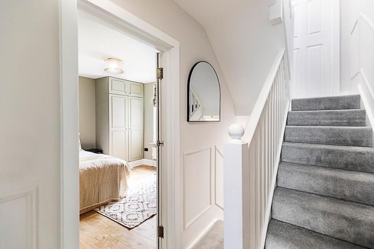 Serenity - Fulham Eve, Sleeps 14 Appartamento Londra