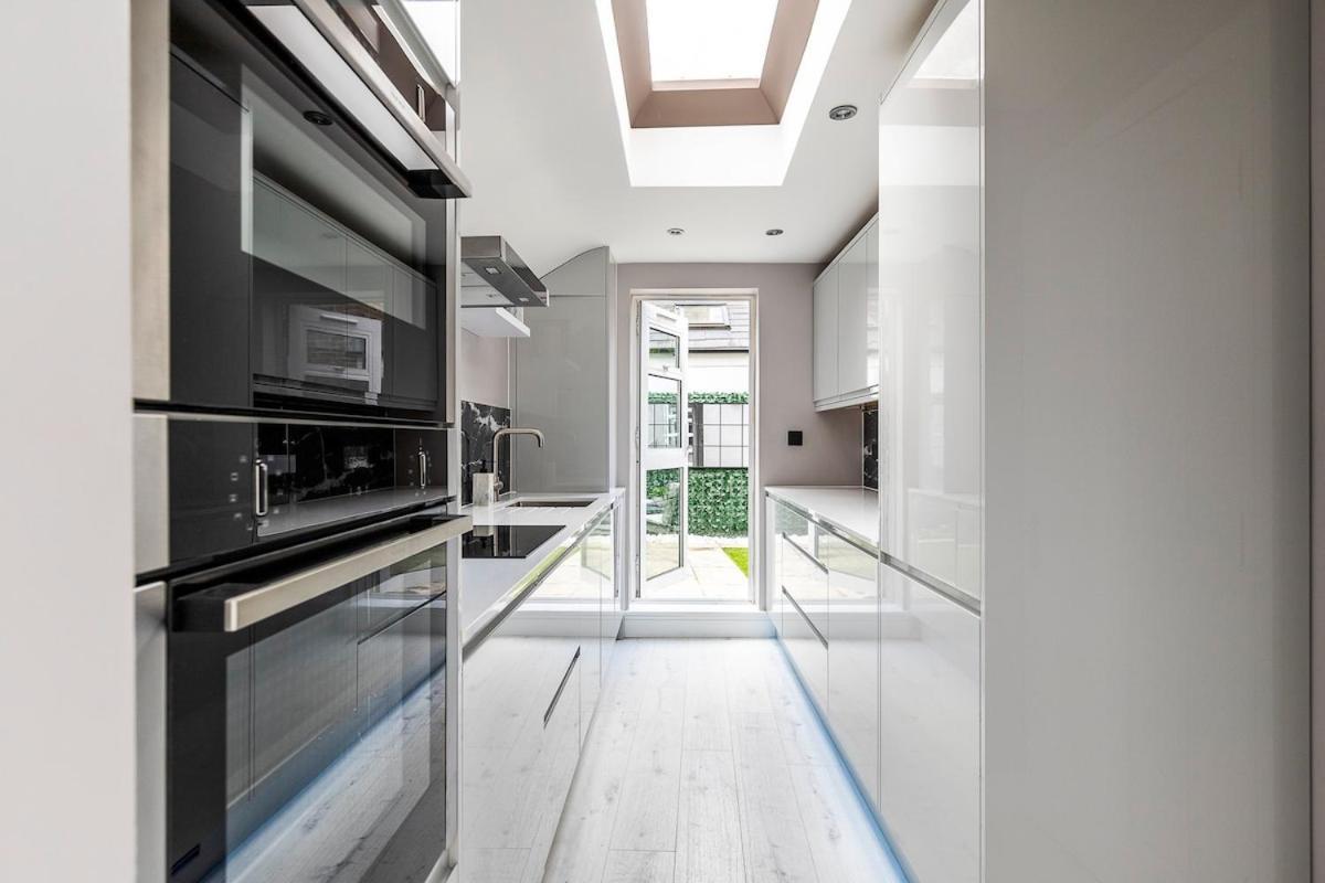 Serenity - Fulham Eve, Sleeps 14 Londra