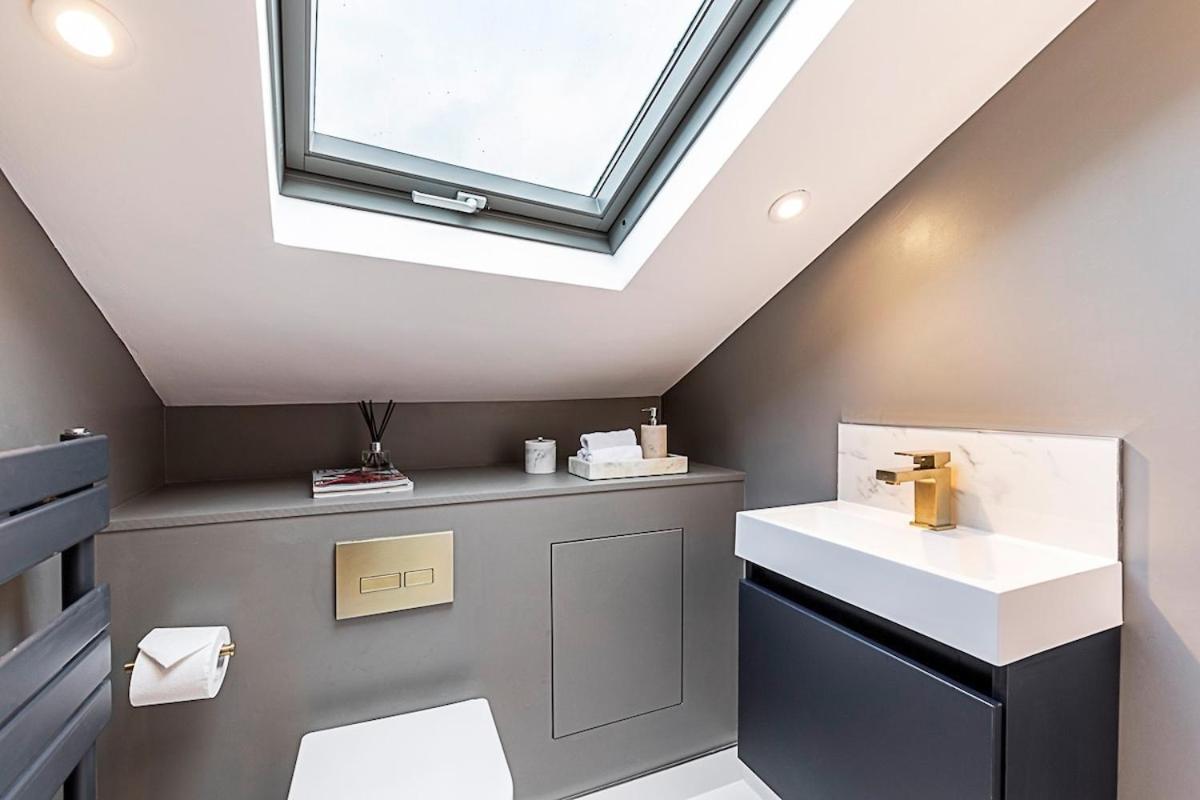 Appartamento Serenity - Fulham Eve, Sleeps 14 Londra
