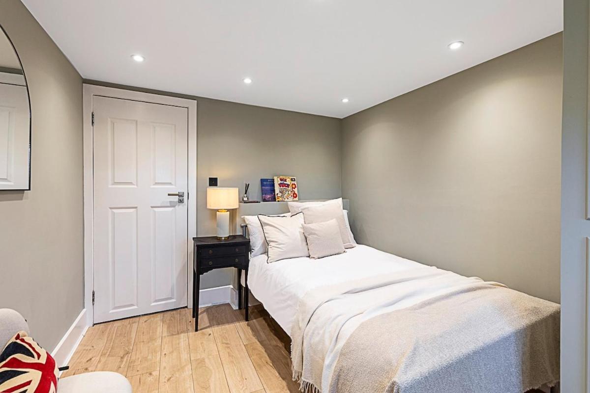Serenity - Fulham Eve, Sleeps 14