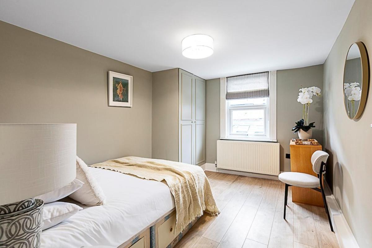 Appartamento Serenity - Fulham Eve, Sleeps 14 Londra