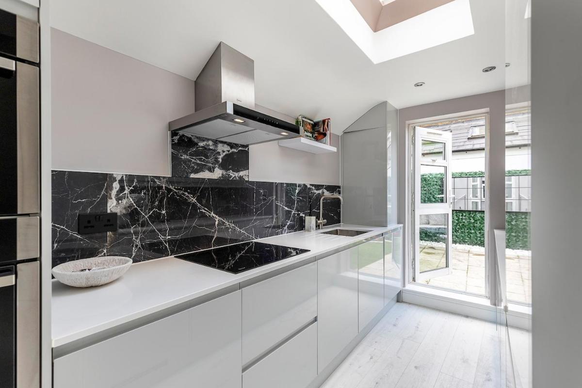 Appartamento Serenity - Fulham Eve, Sleeps 14 Londra
