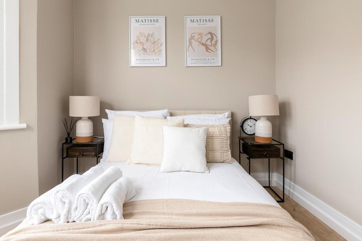Serenity - Fulham Eve, Sleeps 14 Londra