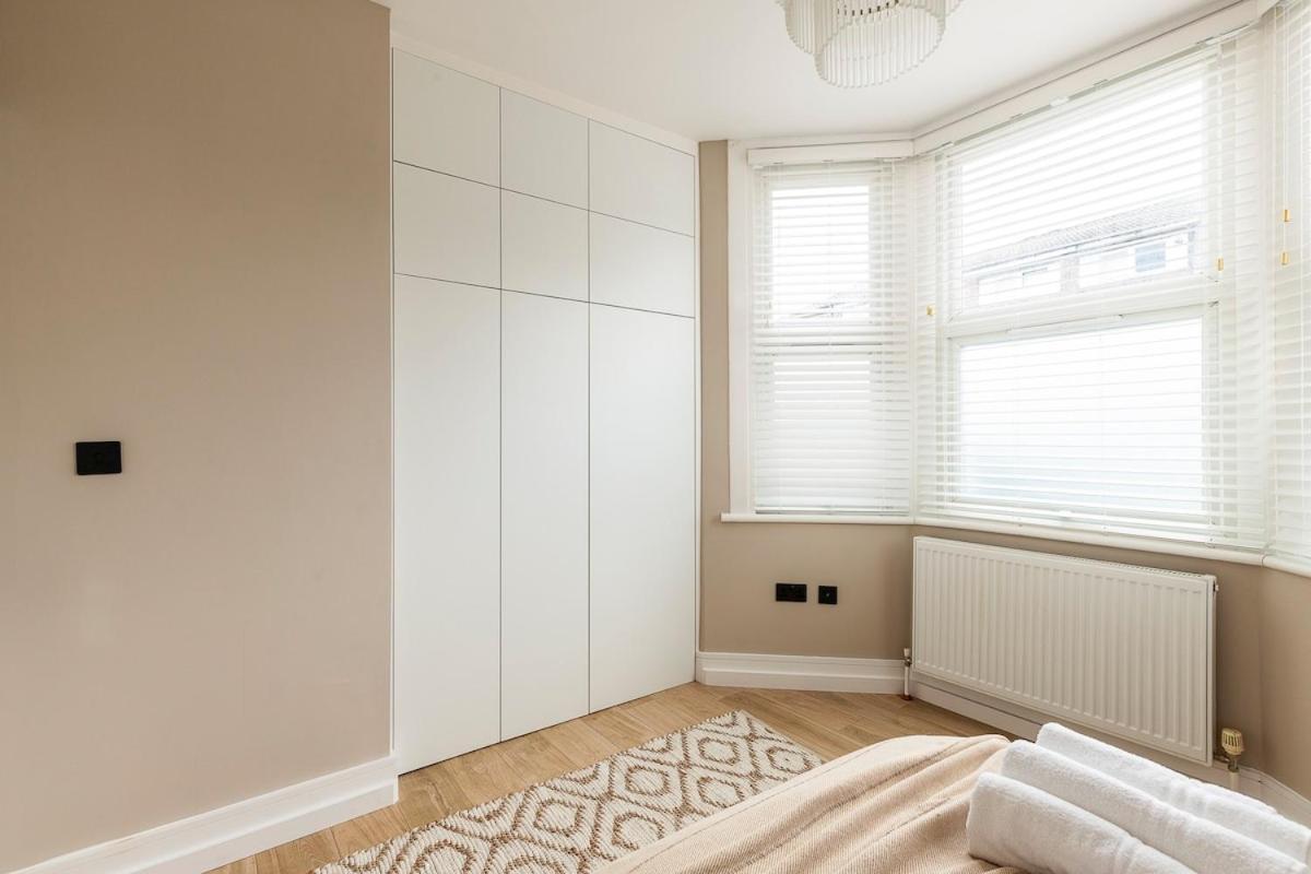Serenity - Fulham Eve, Sleeps 14 Londra
