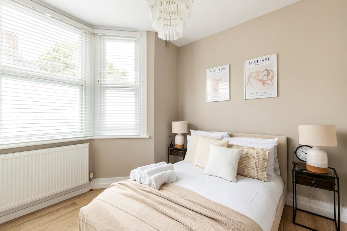 Serenity - Fulham Eve, Sleeps 14 *