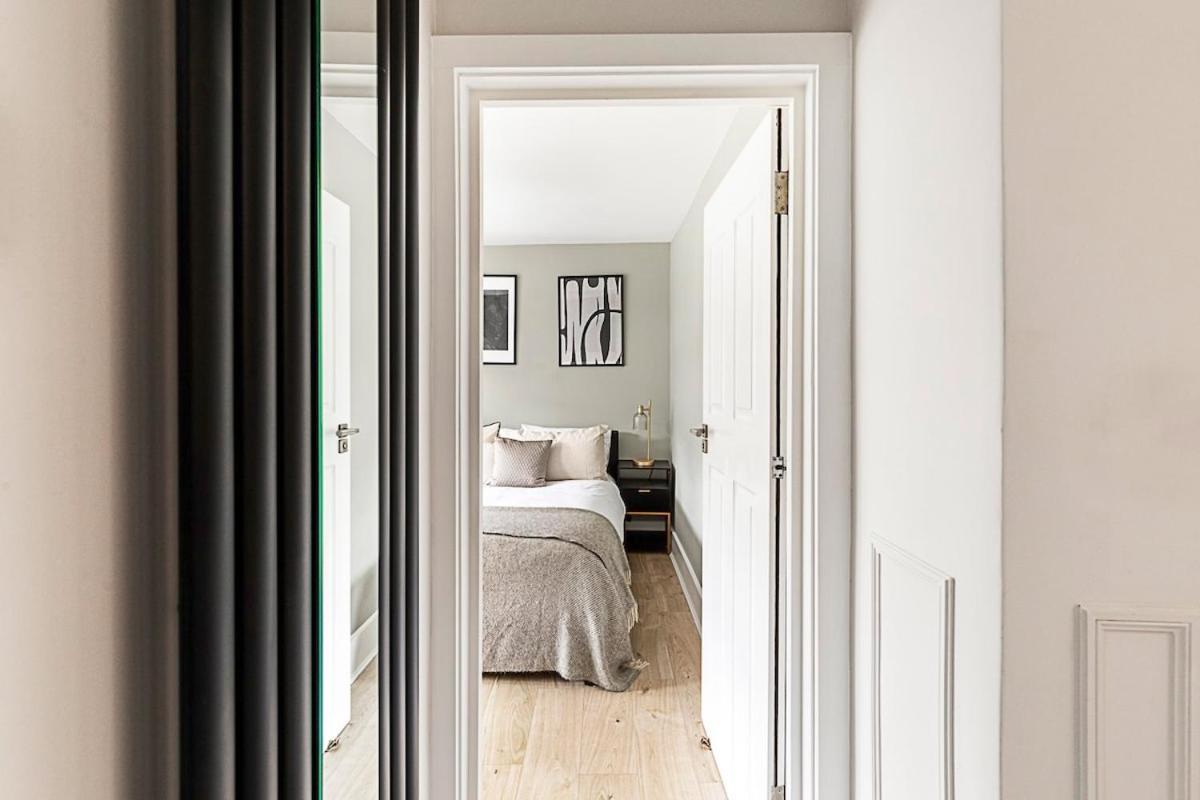 Serenity - Fulham Eve, Sleeps 14 *